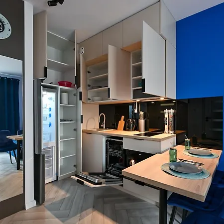 Sea Breeze Apartment- Fengshui4u Apartment